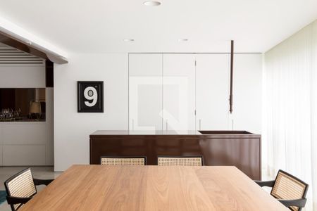 Apartamento à venda com 208m², 2 quartos e 3 vagas