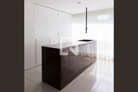 Apartamento à venda com 208m², 2 quartos e 3 vagas