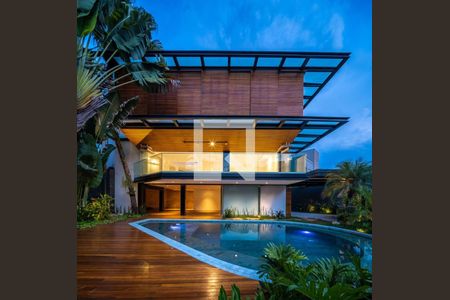 Casa de condomínio à venda com 661m², 4 quartos e 3 vagas