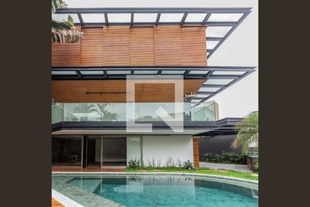 Casa de condomínio à venda com 661m², 4 quartos e 3 vagas