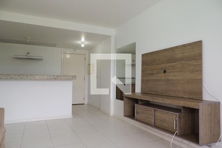 Sala / Cozinha de apartamento para alugar com 1 quarto, 42m² em Jacarepaguá, Rio de Janeiro