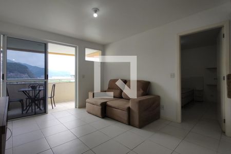 Sala / Cozinha de apartamento para alugar com 1 quarto, 42m² em Jacarepaguá, Rio de Janeiro