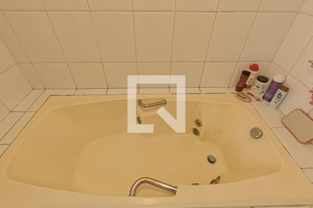 Casa à venda com 350m², 3 quartos e 4 vagasBanheiro da Suíte 1