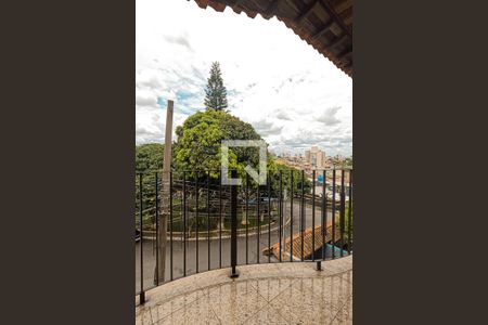 Casa à venda com 350m², 3 quartos e 4 vagasVaranda da Suíte 2