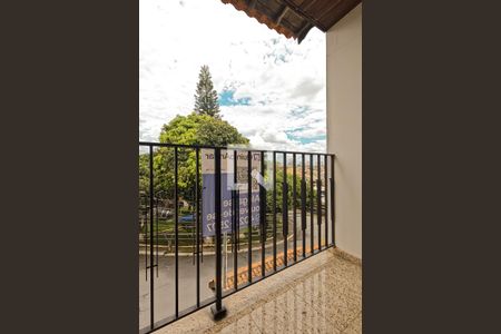 Casa à venda com 350m², 3 quartos e 4 vagasPlaca