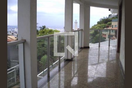 Casa à venda com 380m², 5 quartos e 6 vagas
