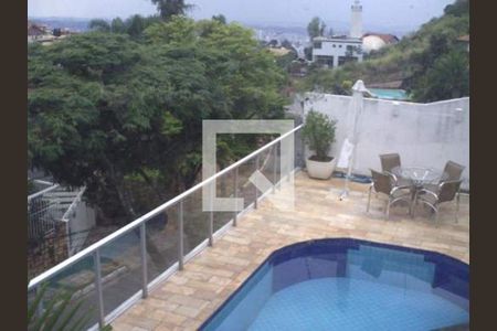 Casa à venda com 380m², 5 quartos e 6 vagas