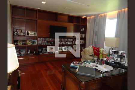 Casa à venda com 620m², 3 quartos e 6 vagas