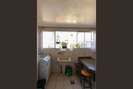 Apartamento à venda com 202m², 3 quartos e 1 vagaÁrea de Serviço