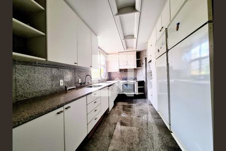 Apartamento à venda com 310m², 4 quartos e 5 vagas