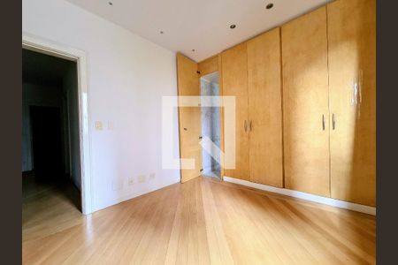 Apartamento à venda com 310m², 4 quartos e 5 vagas