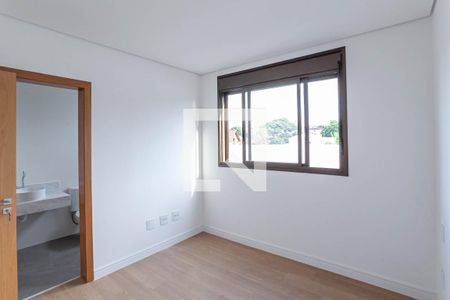 Apartamento à venda com 278m², 4 quartos e 4 vagas Apartamento à venda com 278m², 4 quartos e 4 vagasSuíte 3