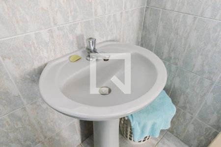 Casa à venda com 210m², 4 quartos e 2 vagasBanheiro da Suíte 2 Pia