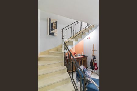 Casa à venda com 277m², 3 quartos e 2 vagasEscada