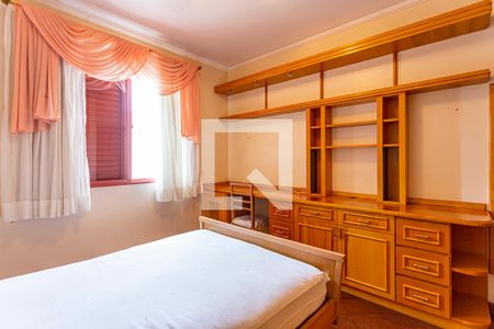 Apartamento à venda com 173m², 3 quartos e 2 vagas Apartamento à venda com 173m², 3 quartos e 2 vagasQuarto 2