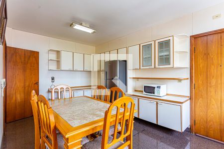 Apartamento à venda com 173m², 3 quartos e 2 vagas Apartamento à venda com 173m², 3 quartos e 2 vagasCozinha