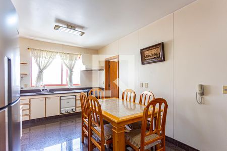 Apartamento à venda com 173m², 3 quartos e 2 vagas Apartamento à venda com 173m², 3 quartos e 2 vagasCozinha