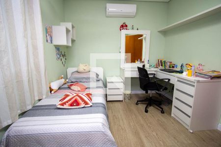 Casa de condomínio à venda com 339m², 4 quartos e 4 vagas Casa de condomínio à venda com 339m², 4 quartos e 4 vagasSuíte 4