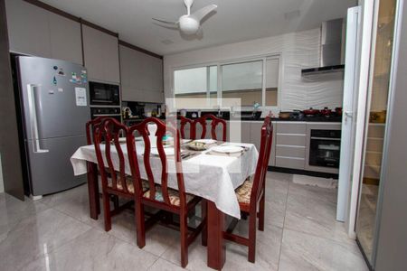 Casa de condomínio à venda com 339m², 4 quartos e 4 vagas Casa de condomínio à venda com 339m², 4 quartos e 4 vagasCozinha - Armários