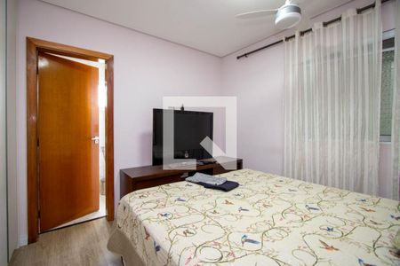 Casa de condomínio à venda com 339m², 4 quartos e 4 vagas Casa de condomínio à venda com 339m², 4 quartos e 4 vagasSuíte 3