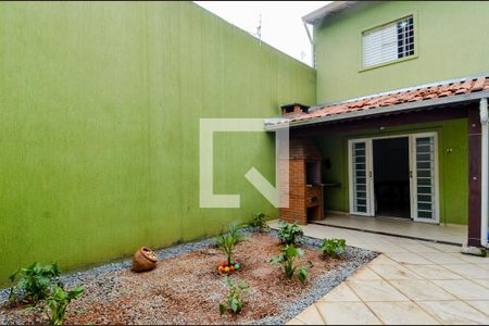 Casa à venda com 180m², 3 quartos e 4 vagasQuintal