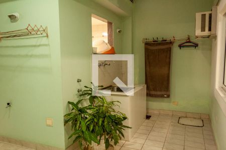 Casa à venda com 400m², 5 quartos e 5 vagas Casa à venda com 400m², 5 quartos e 5 vagasÁrea de Serviço