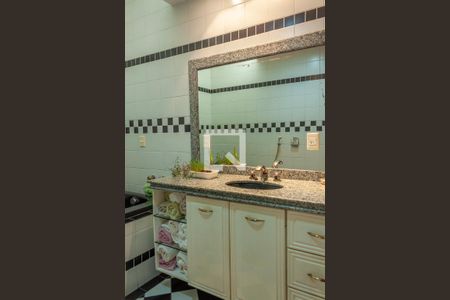 Casa à venda com 400m², 5 quartos e 5 vagas Casa à venda com 400m², 5 quartos e 5 vagasBanheiro quarto 4