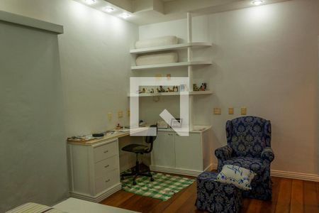 Casa à venda com 400m², 5 quartos e 5 vagas Casa à venda com 400m², 5 quartos e 5 vagasQuarto 4