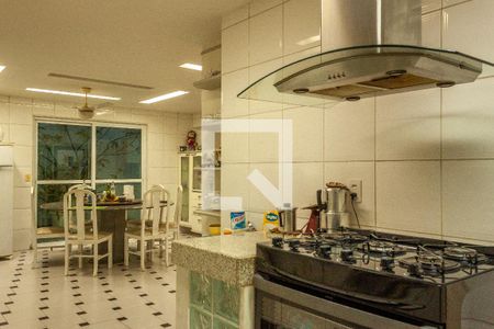 Casa à venda com 400m², 5 quartos e 5 vagas Casa à venda com 400m², 5 quartos e 5 vagasCozinha