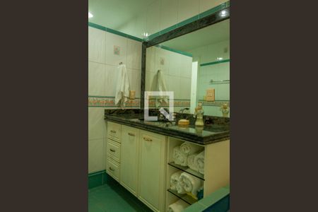 Casa à venda com 400m², 5 quartos e 5 vagas Casa à venda com 400m², 5 quartos e 5 vagasBanheiro quarto 3