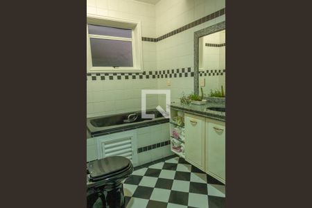 Casa à venda com 400m², 5 quartos e 5 vagas Casa à venda com 400m², 5 quartos e 5 vagasBanheiro quarto 4