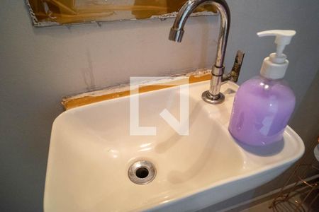 Casa de condomínio à venda com 60m², 2 quartos e 1 vagaLavabo