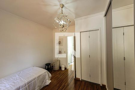 Casa à venda com 241m², 3 quartos e 3 vagas Casa à venda com 241m², 3 quartos e 3 vagasQuarto 2 - Suíte