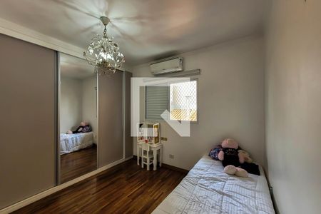 Casa à venda com 241m², 3 quartos e 3 vagas Casa à venda com 241m², 3 quartos e 3 vagasQuarto 2 - Suíte