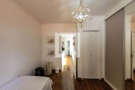 Casa à venda com 241m², 3 quartos e 3 vagas Casa à venda com 241m², 3 quartos e 3 vagasQuarto 2 - Suíte