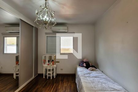 Casa à venda com 241m², 3 quartos e 3 vagas Casa à venda com 241m², 3 quartos e 3 vagasQuarto 2 - Suíte