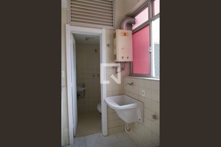 Apartamento à venda com 130m², 2 quartos e 2 vagas Apartamento à venda com 130m², 2 quartos e 2 vagasÁrea serviço