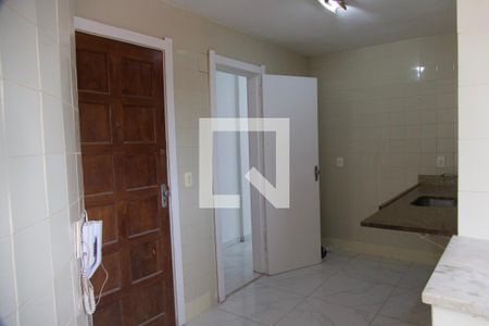 Apartamento à venda com 130m², 2 quartos e 2 vagas Apartamento à venda com 130m², 2 quartos e 2 vagasCozinha