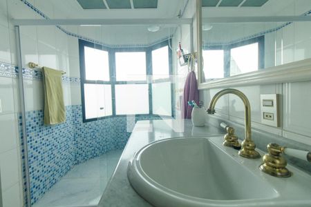 Apartamento à venda com 154m², 3 quartos e 3 vagasBanheiro do quarto 3