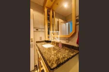 Apartamento à venda com 154m², 3 quartos e 3 vagasBanheiro do quarto 1