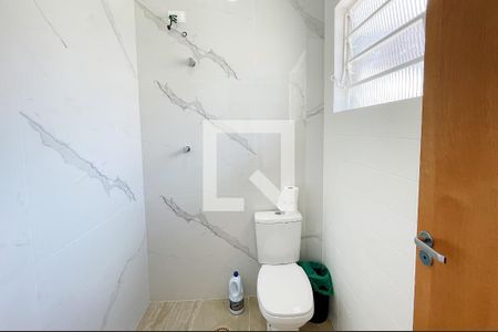 Casa à venda com 180m², 3 quartos e 4 vagas Casa à venda com 180m², 3 quartos e 4 vagasBanheiro da Suíte