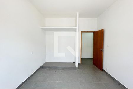 Casa à venda com 180m², 3 quartos e 4 vagas Casa à venda com 180m², 3 quartos e 4 vagasSuíte