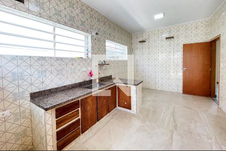Casa à venda com 180m², 3 quartos e 4 vagas Casa à venda com 180m², 3 quartos e 4 vagasCozinha
