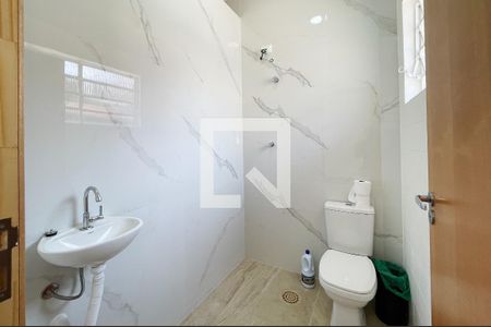 Casa à venda com 180m², 3 quartos e 4 vagas Casa à venda com 180m², 3 quartos e 4 vagasBanheiro da Suíte