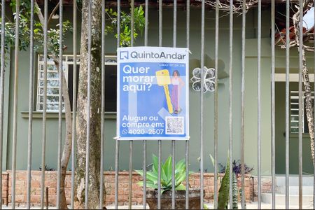 Casa à venda com 180m², 3 quartos e 4 vagas Casa à venda com 180m², 3 quartos e 4 vagasPlaquinha