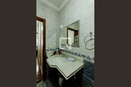 Casa à venda com 332m², 4 quartos e 5 vagas Casa à venda com 332m², 4 quartos e 5 vagasBanheiro Suíte