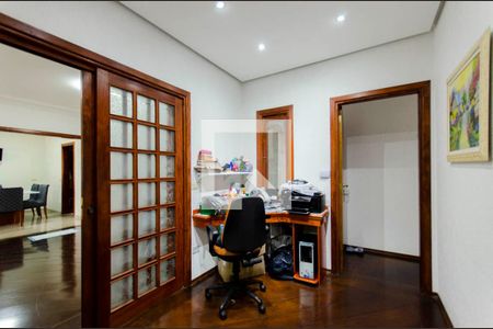 Casa à venda com 332m², 4 quartos e 5 vagas Casa à venda com 332m², 4 quartos e 5 vagasHall