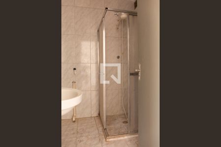 Banheiro de apartamento para alugar com 1 quarto, 40m² em Vila Ipiranga, Porto Alegre