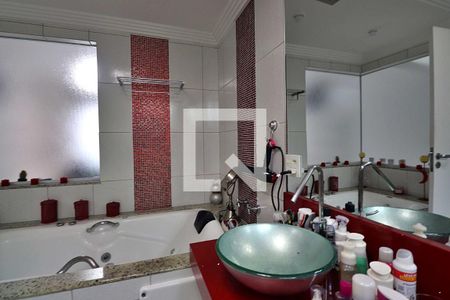 Apartamento à venda com 263m², 4 quartos e 3 vagasBanheiro da Suíte 1