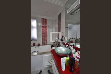 Apartamento à venda com 263m², 4 quartos e 3 vagasBanheiro da Suíte 1